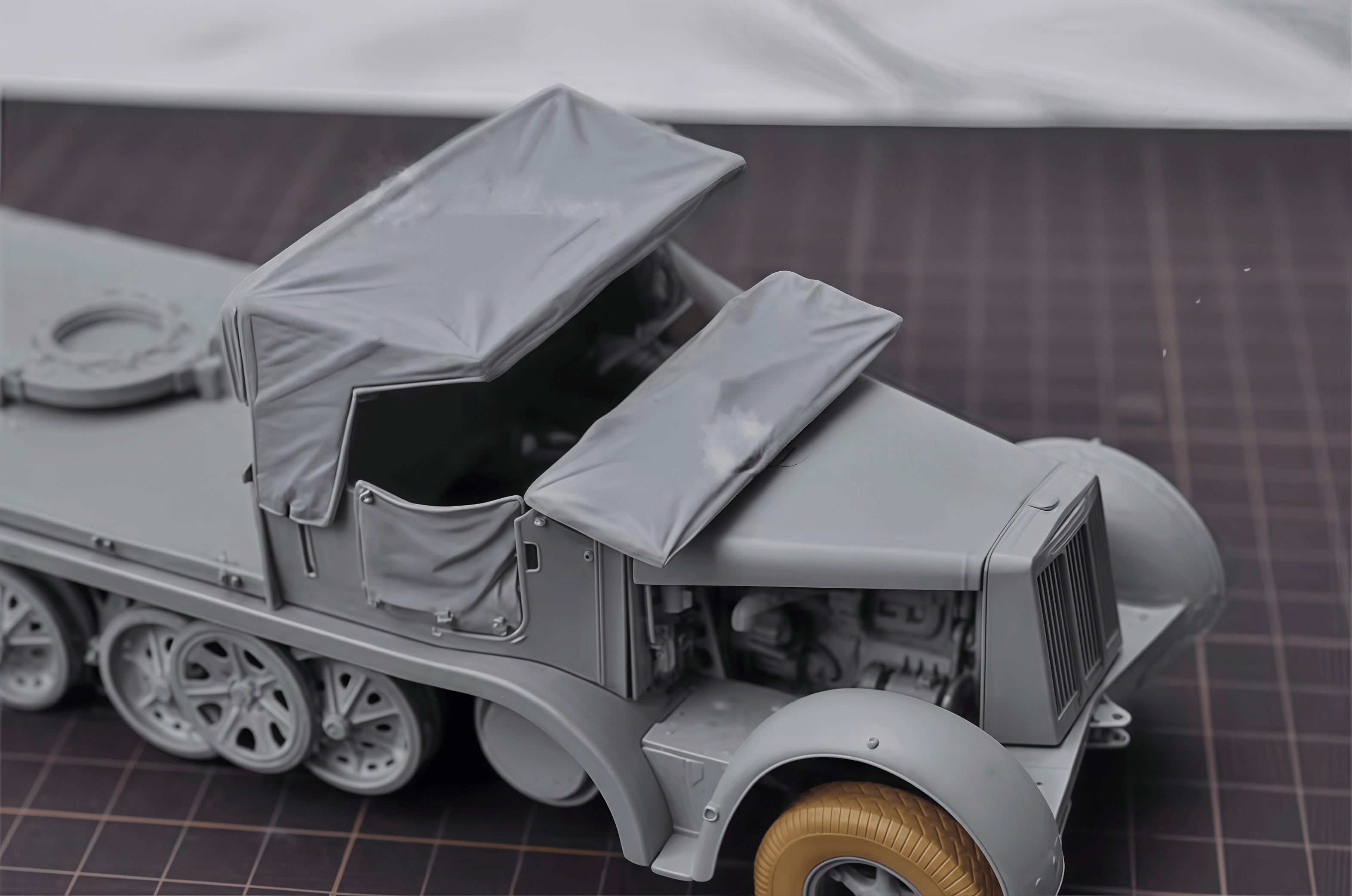 Model Kit Runner - 1/35 Cast Resin Model Assembly Kit,
